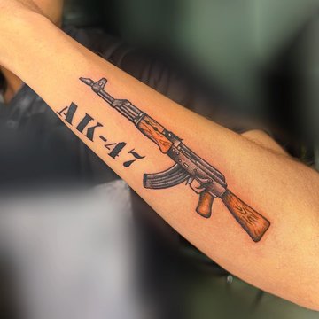 Tatuaż AK-47