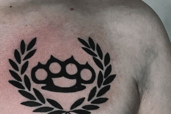tatuaż Kastet znaczenie wzór