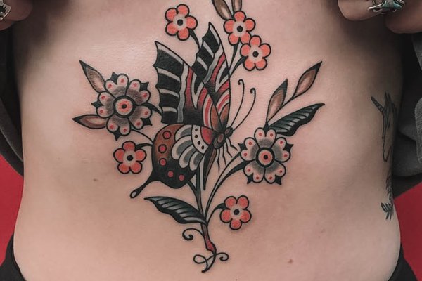tatuaż motyl z kwiatem znaczenie wzór