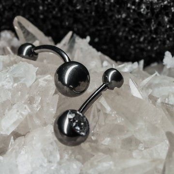 Anodowanie biżuterii do piercingu
