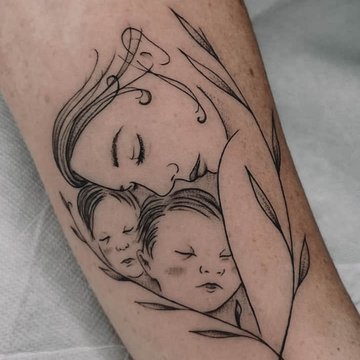 tatuaż Mama i Dzieci znaczenie wzór