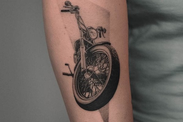 tatuaż Motor znaczenie wzór