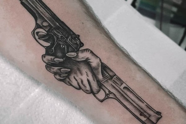 tatuaż broń znaczenie wzór