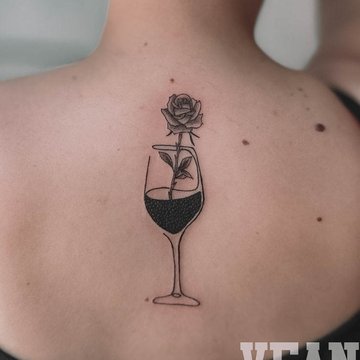 tatuaż Kieliszek Wina znaczenie wzór