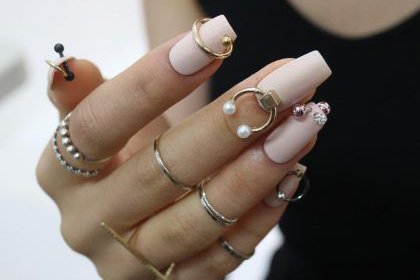 Piercing paznokci