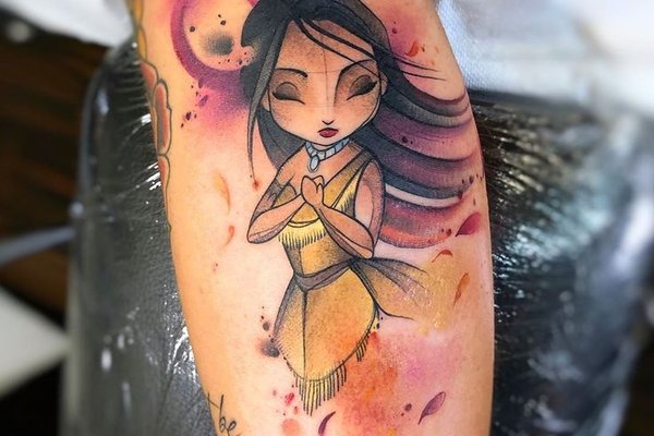 Portret Pocahontas w stylu akwareli