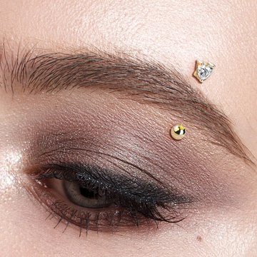 Piercing brwi