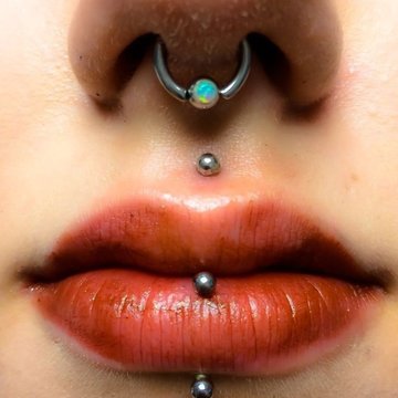 piercing twarzy