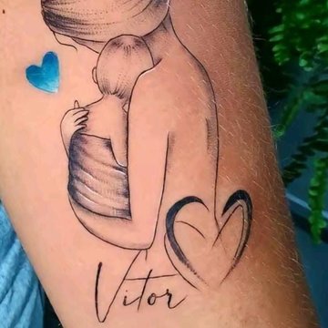 Tatuaż dla mamy z imionami dzieci