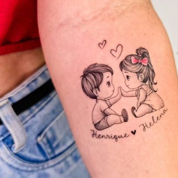 Tatuaż dla mamy z imionami dzieci