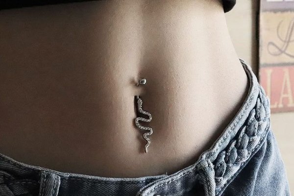 piercing navel u kobiet