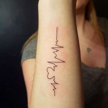 Puls serca z symbolem miłości