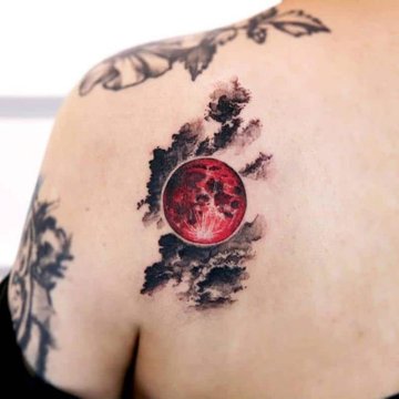 Magiczny księżyc z chmurami i gwiazdą poranną