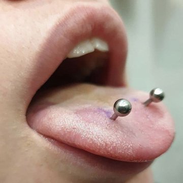 venom piercing
