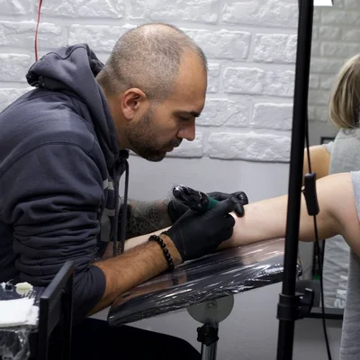 Mistrz tatuażu Sergey Tarasov VeAn Poland