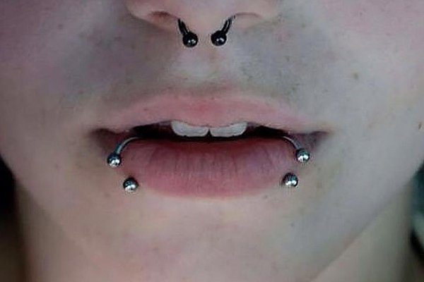 Piercing ust