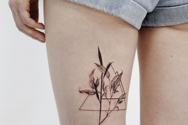 Geometria sketch tattoo