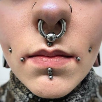 jak wygląda dahlia piercing