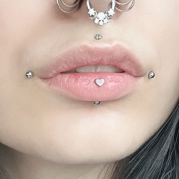 Dahlia Piercing
