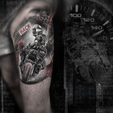 Tatuaż 3D motocykla w ruchu